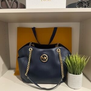 PRELOVED Michael Kors bag :)